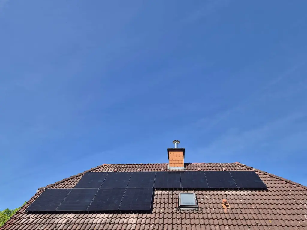 PV Anlage Aufbau Hausdach