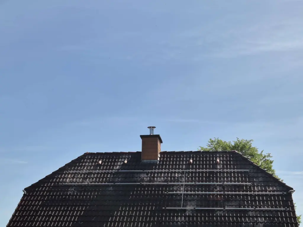 PV Anlage Aufbau Hausdach