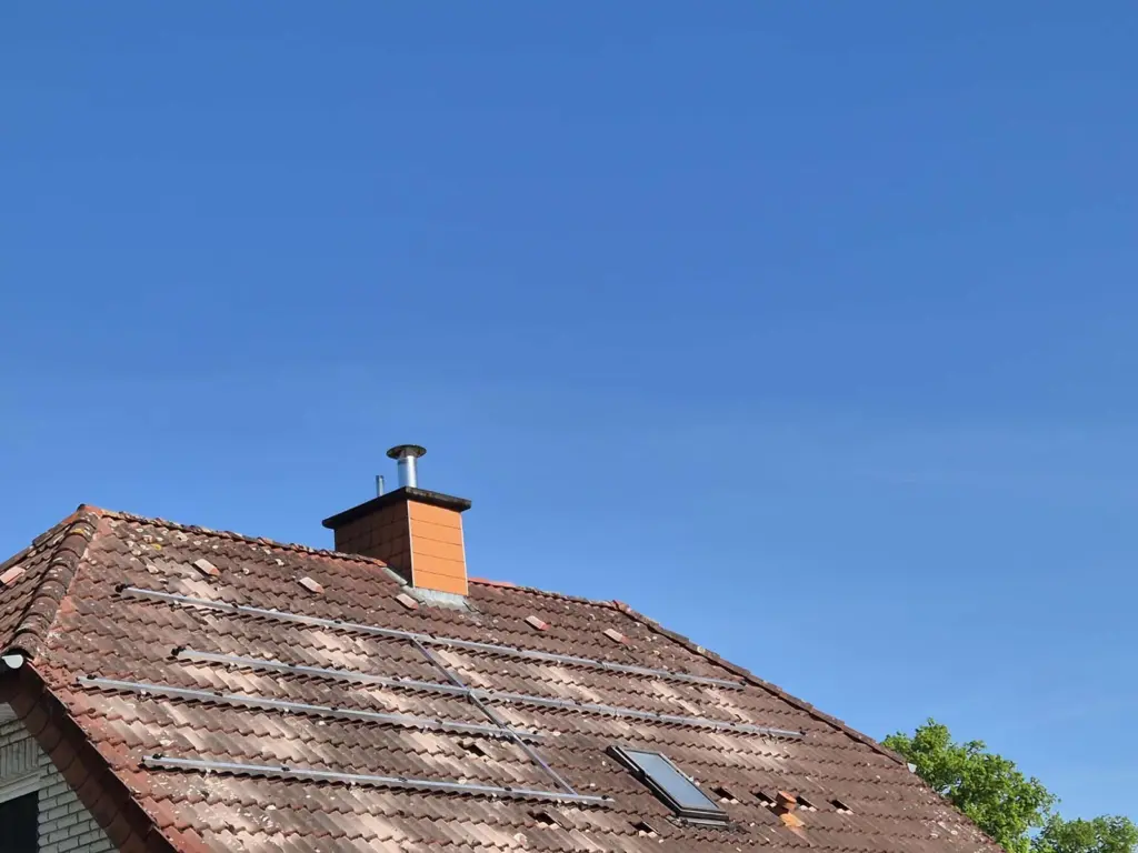 PV Anlage Aufbau Hausdach